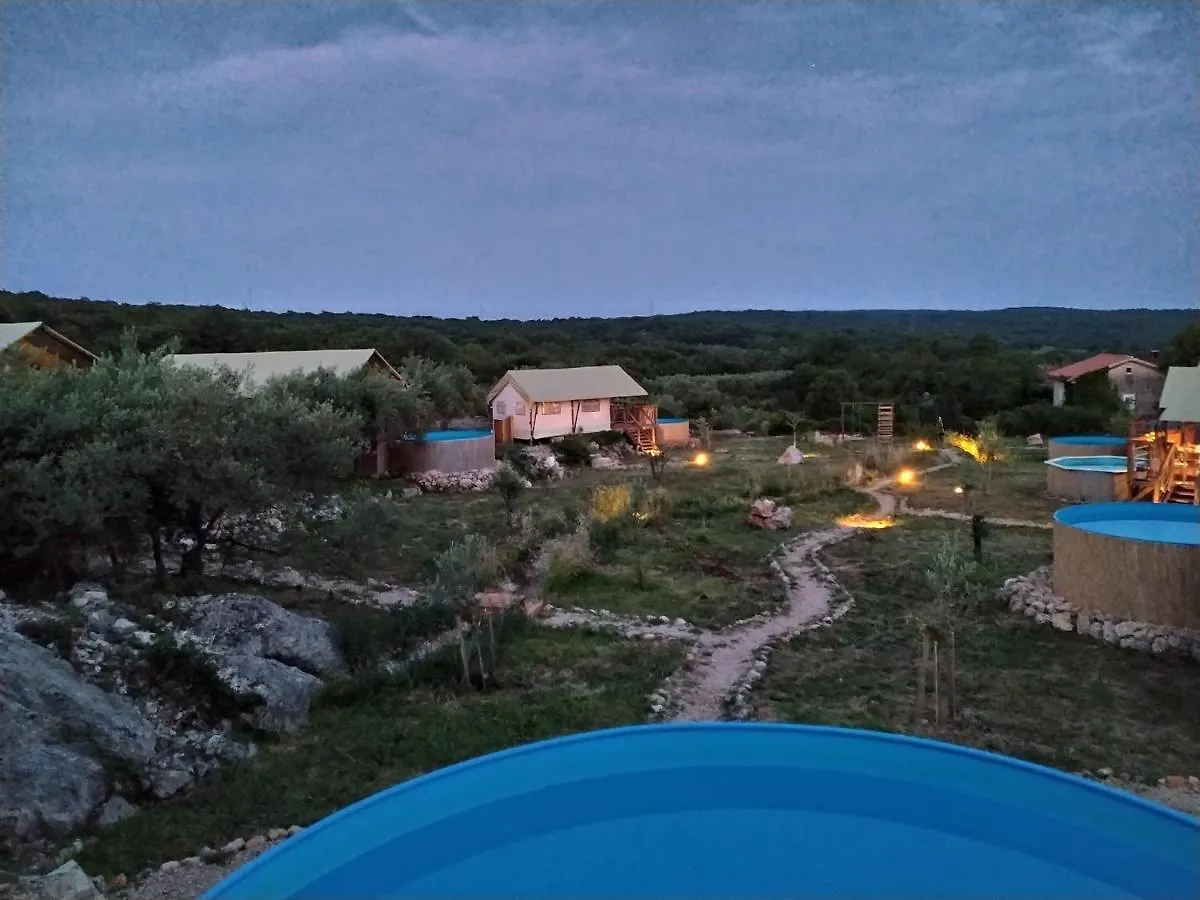 Luksustelt Prima Insula Glamping Hotel Brusici