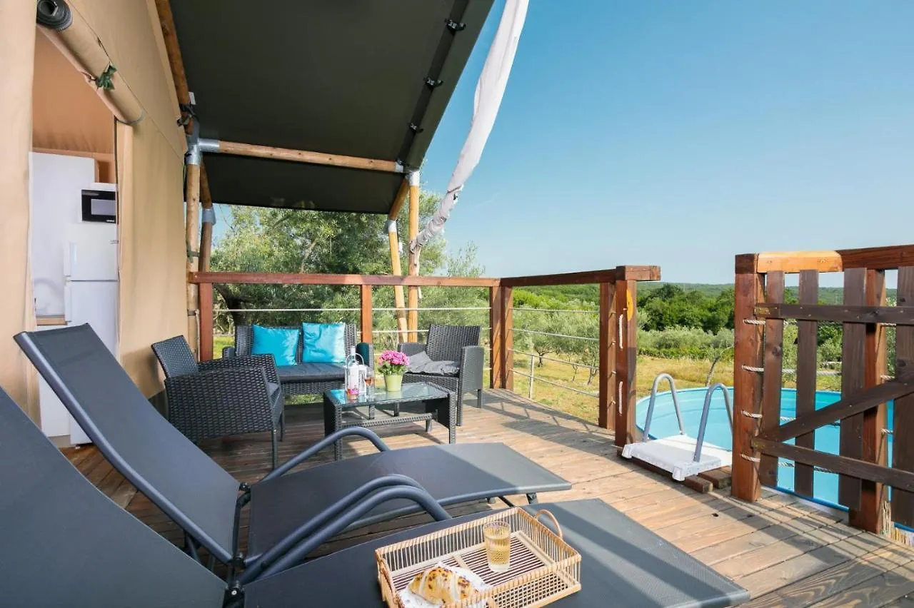Prima Insula Glamping Hotel Brusici Kroatien