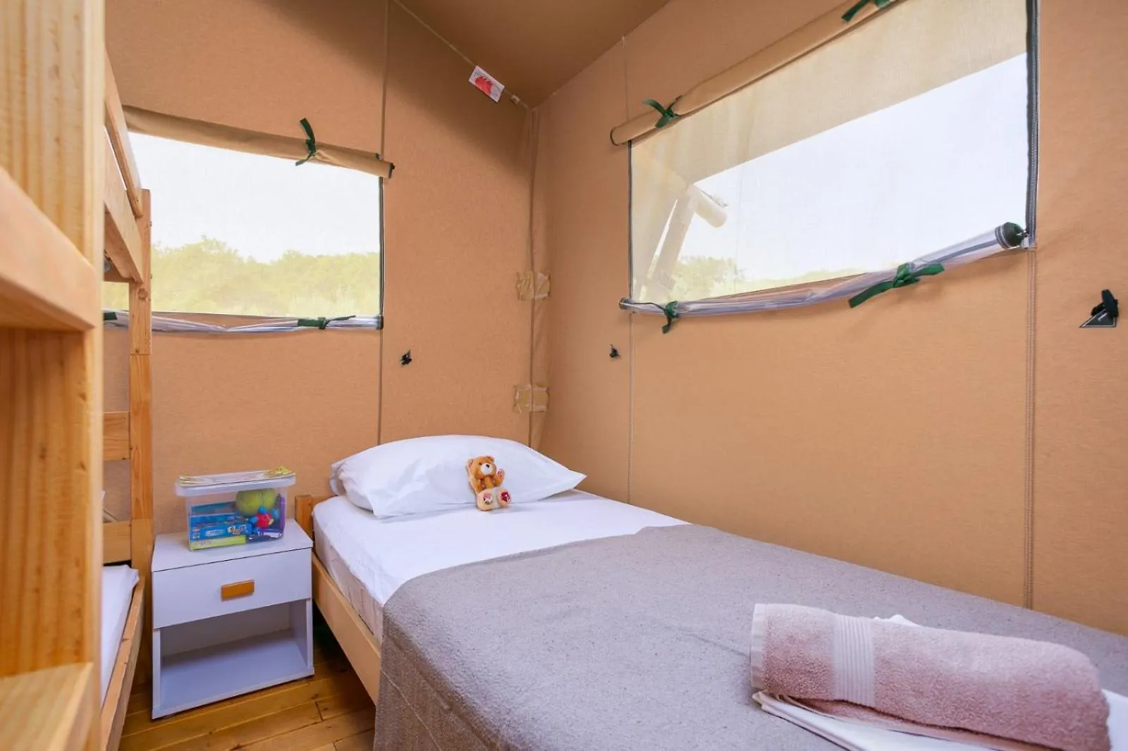 Prima Insula Glamping Hotel Brusici 0*,