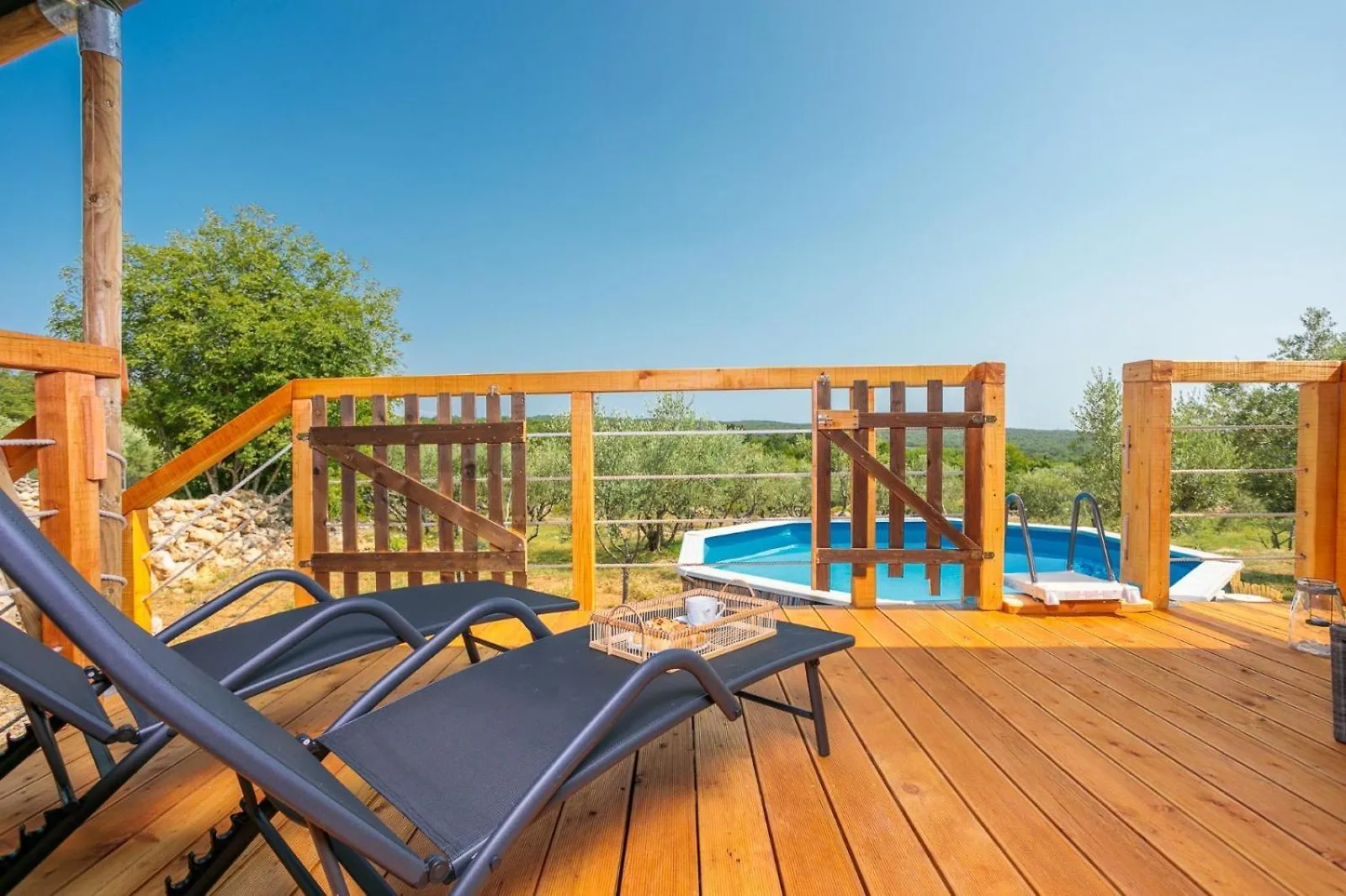 Prima Insula Glamping Hotel Brusici 0*,